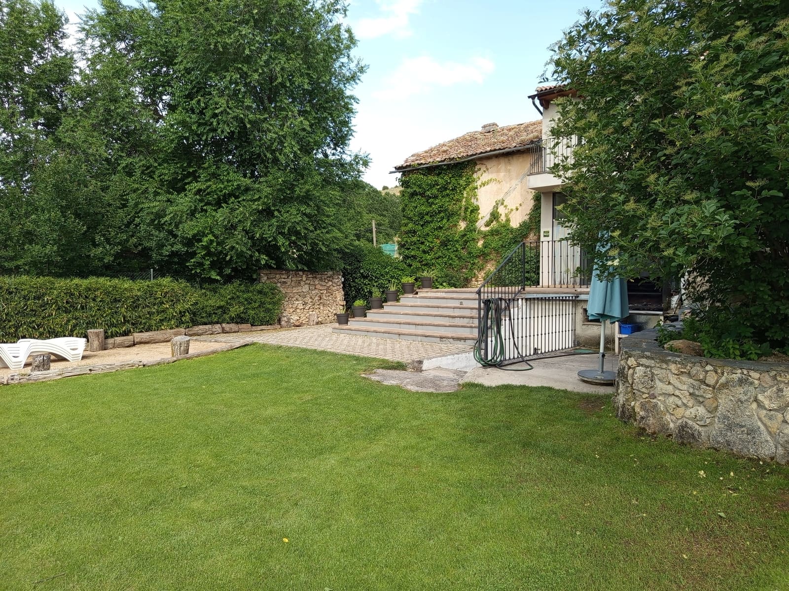 Garden and outdoors — Casa Los Tres Nogales country house (Castroserna de Arriba, Segovia)