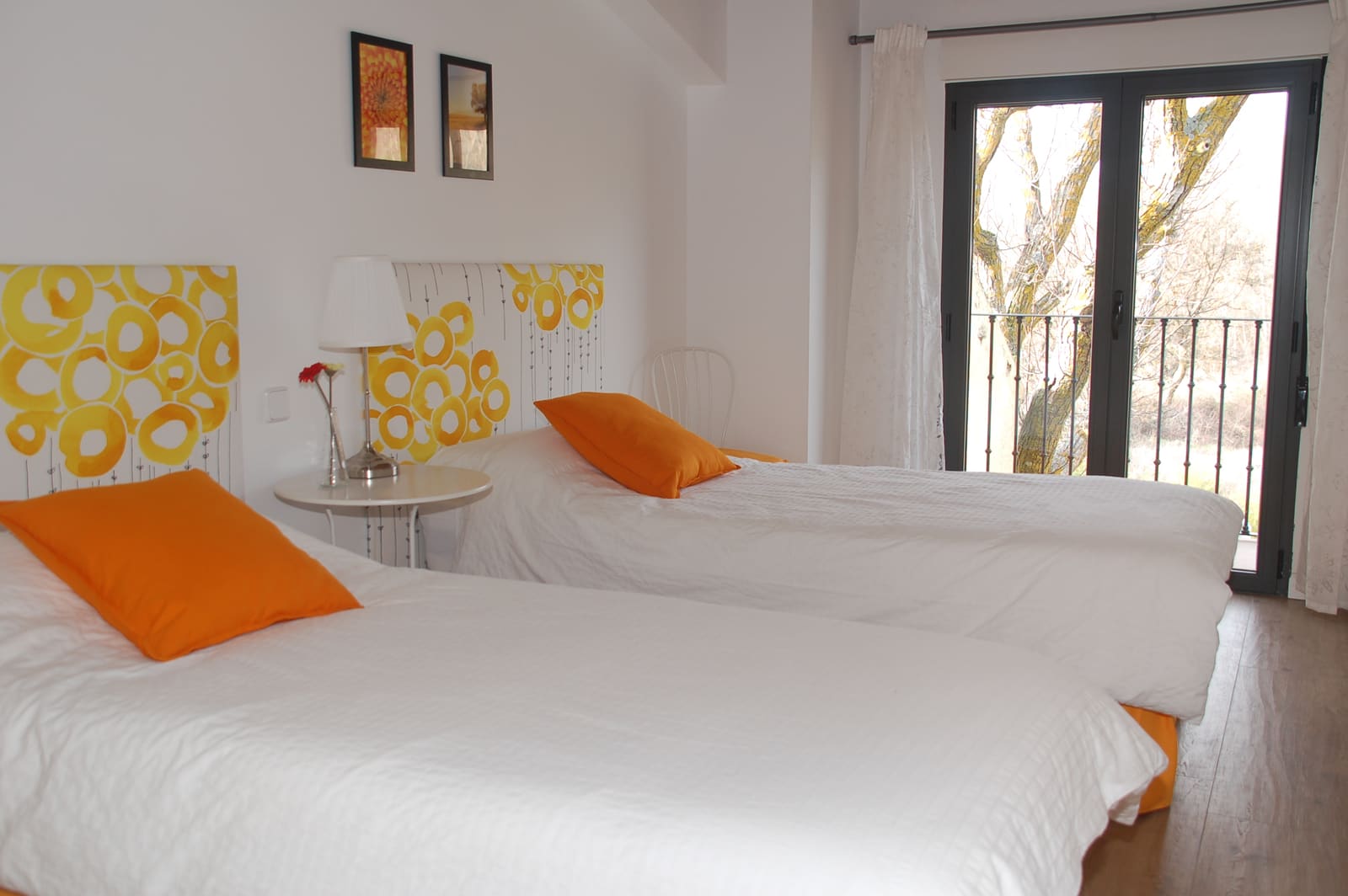 Bedrooms — Casa Los Tres Nogales country house (Castroserna de Arriba, Segovia)